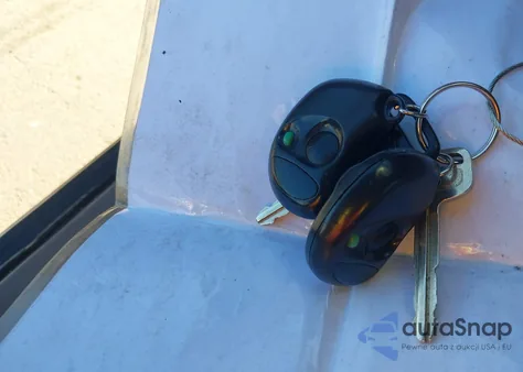 1999 Toyota Camry Le from USA, damaged, VIN 4T1BG22K8XU587626